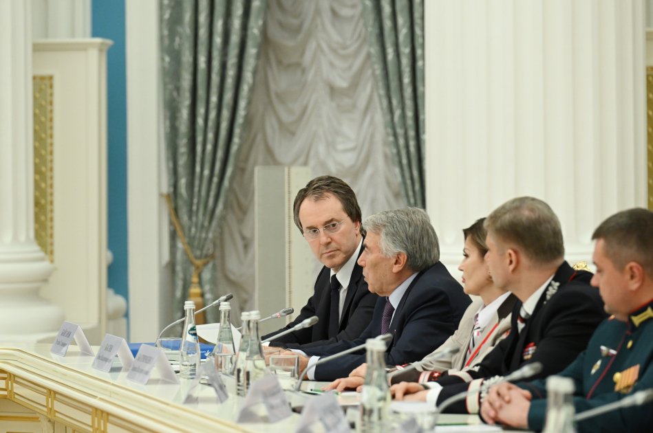 Prezident İlham Əliyevin və Rusiya Prezidenti Vladimir Putinin Baykal-Amur magistralının 50 illik yubileyi münasibətilə dəmir yolu sahəsinin veteranları və işçiləri ilə birgə görüşü keçirilib (FOTO/VİDEO) (YENİLƏNİB)