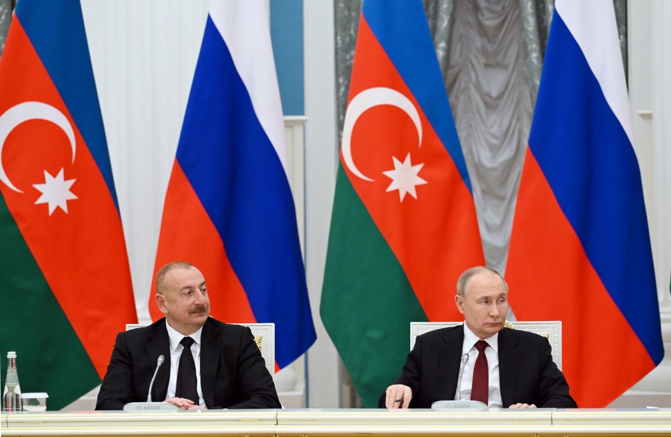 Prezident İlham Əliyevin və Rusiya Prezidenti Vladimir Putinin Baykal-Amur magistralının 50 illik yubileyi münasibətilə dəmir yolu sahəsinin veteranları və işçiləri ilə birgə görüşü keçirilib (FOTO/VİDEO) (YENİLƏNİB)