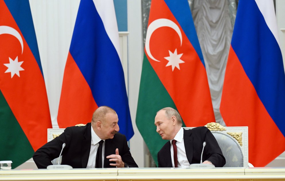 Prezident İlham Əliyevin və Rusiya Prezidenti Vladimir Putinin Baykal-Amur magistralının 50 illik yubileyi münasibətilə dəmir yolu sahəsinin veteranları və işçiləri ilə birgə görüşü keçirilib (FOTO/VİDEO) (YENİLƏNİB)