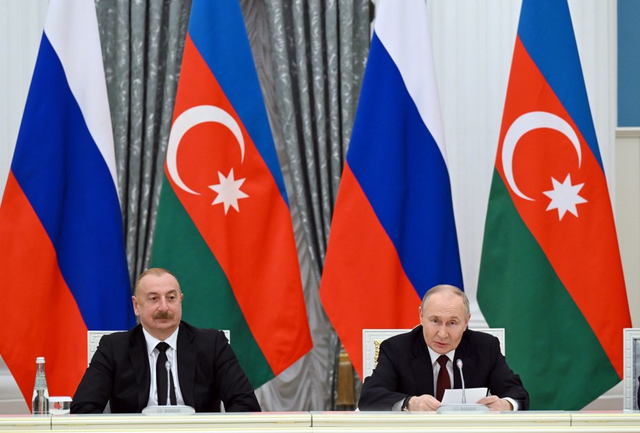 Prezident İlham Əliyevin və Rusiya Prezidenti Vladimir Putinin Baykal-Amur magistralının 50 illik yubileyi münasibətilə dəmir yolu sahəsinin veteranları və işçiləri ilə birgə görüşü keçirilib (FOTO/VİDEO) (YENİLƏNİB)
