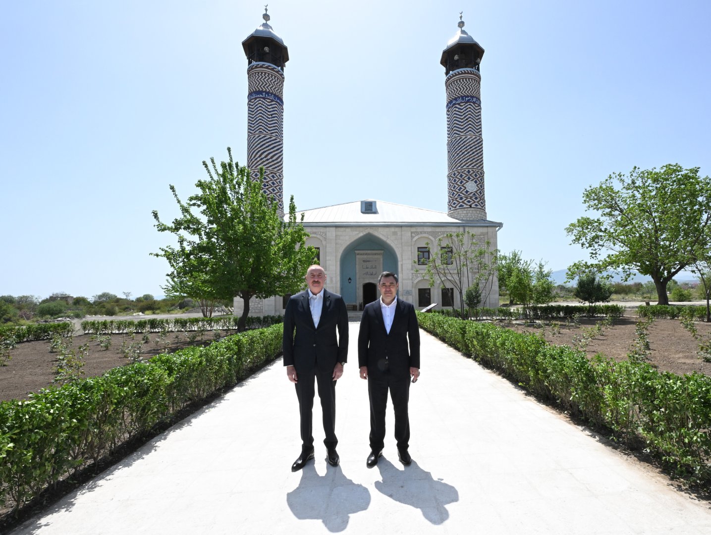 Prezident İlham Əliyev və Prezident Sadır Japarov Ağdam Cümə məscidinin bərpadan sonra açılışında iştirak ediblər (FOTO/VİDEO) (YENİLƏNİB)