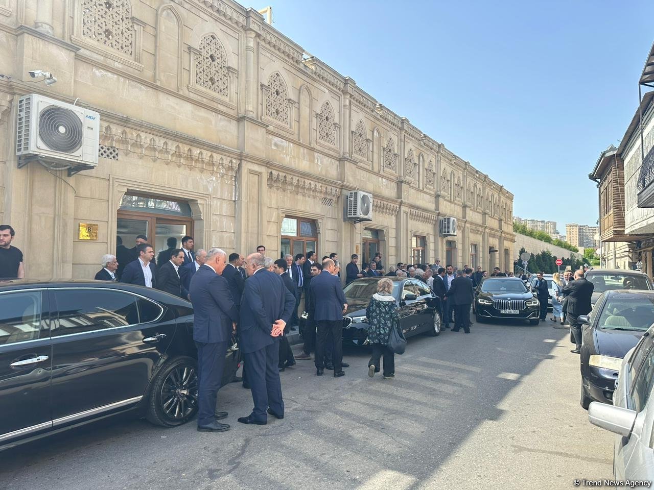 Elmira Süleymanova dəfn edildi (YENİLƏNİB) (FOTO)