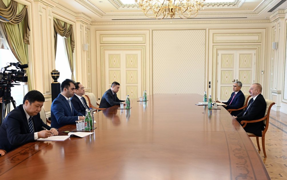 Prezident İlham Əliyev Xarici ölkələrlə dostluq üzrə Çin Xalq Assosiasiyasının sədrini qəbul edib (FOTO) (YENİLƏNİB)