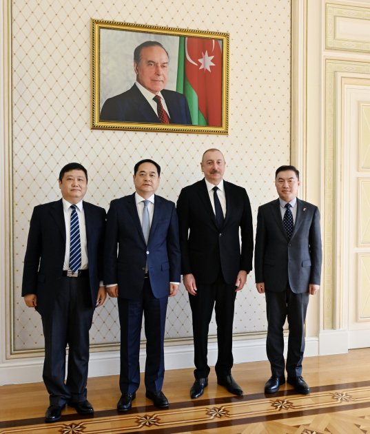 Prezident İlham Əliyev Xarici ölkələrlə dostluq üzrə Çin Xalq Assosiasiyasının sədrini qəbul edib (FOTO) (YENİLƏNİB)