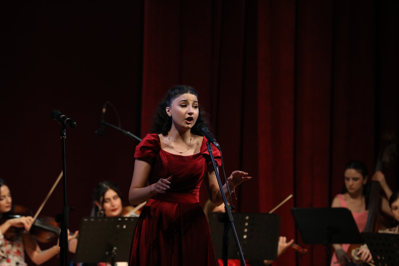 Fidan Hacıyeva Beynəlxalq Opera Festivalı çərçivəsində "Gənc istedadlar" konserti keçirilib (FOTO)