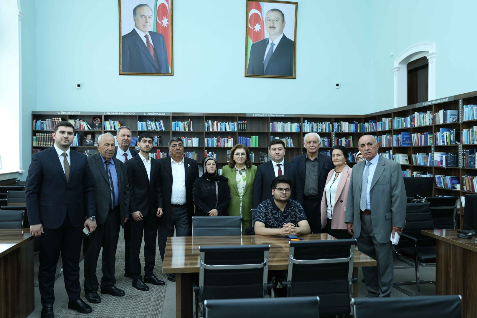 İqtisad Universitetinin məzunları 50 illik yubileylərini UNEC-də qeyd ediblər (FOTO)