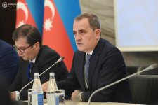 Ceyhun Bayramov UNESCO-ya üzv ölkələrin daimi nümayəndələri və Milli Komissiya rəhbərləri ilə görüşüb (FOTO)