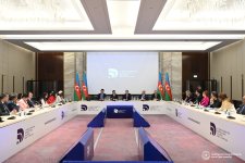 Ceyhun Bayramov UNESCO-ya üzv ölkələrin daimi nümayəndələri və Milli Komissiya rəhbərləri ilə görüşüb (FOTO)