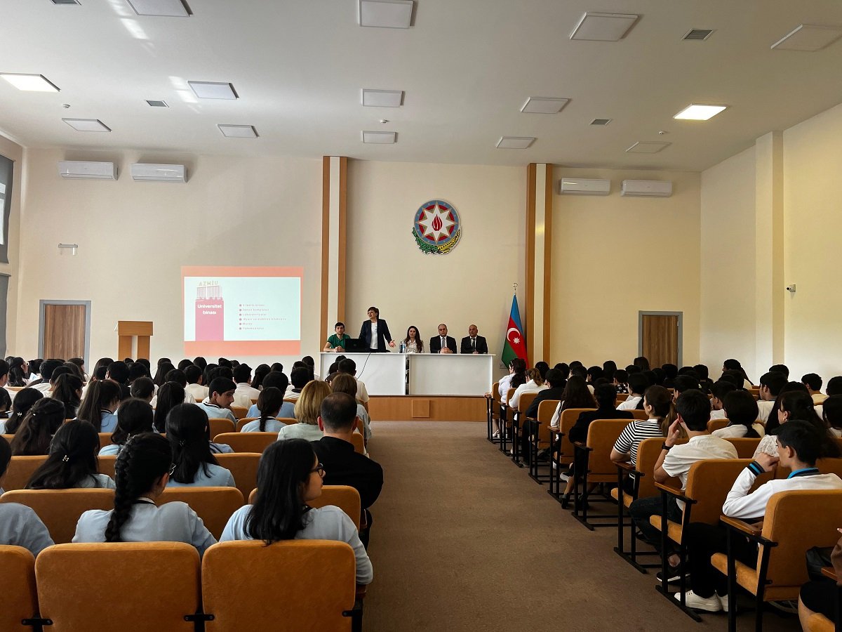 AzMİU-nun Təbliğat-təşviqat qrupu region məktəbliləri ilə görüşdədir (FOTO)
