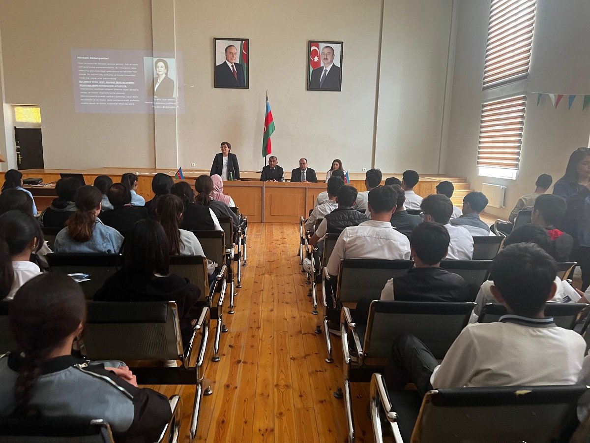 AzMİU-nun Təbliğat-təşviqat qrupu region məktəbliləri ilə görüşdədir (FOTO)