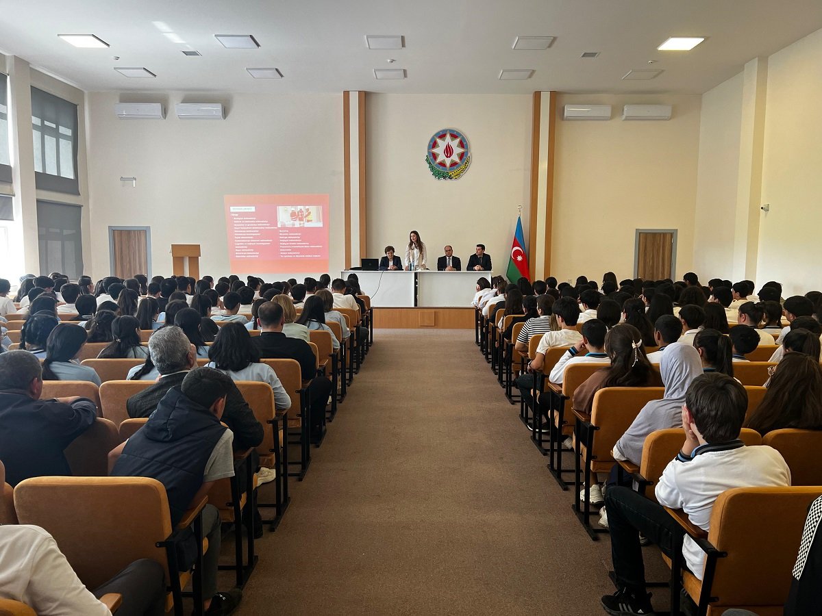 AzMİU-nun Təbliğat-təşviqat qrupu region məktəbliləri ilə görüşdədir (FOTO)