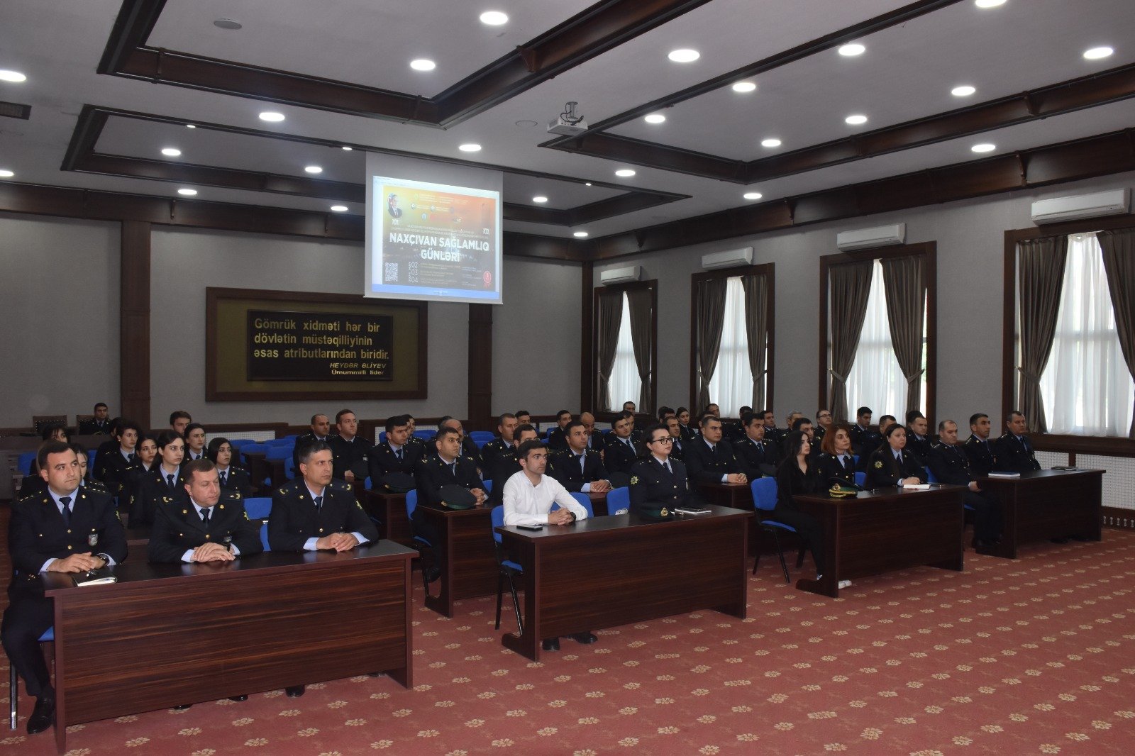 Naxçıvan Baş Gömrük İdarəsində “Gömrük əməkdaşlarında işlə bağlı stress və onun qarşısının alınması” mövzusunda maarifləndirici təlim keçirilib (FOTO)