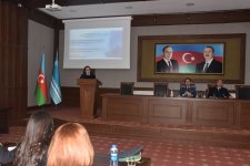 Naxçıvan Baş Gömrük İdarəsində “Gömrük əməkdaşlarında işlə bağlı stress və onun qarşısının alınması” mövzusunda maarifləndirici təlim keçirilib (FOTO)