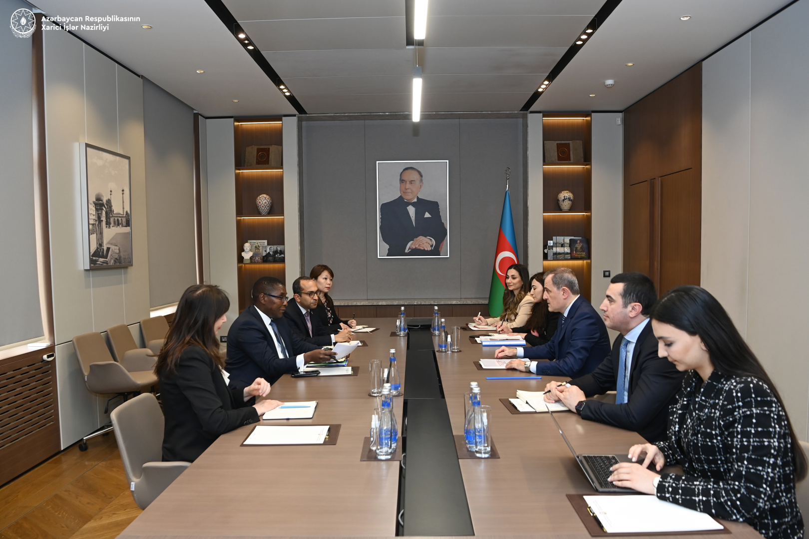 XİN rəhbəri Quterreşin müşaviri ilə COP29-a hazırlığı müzakirə edib