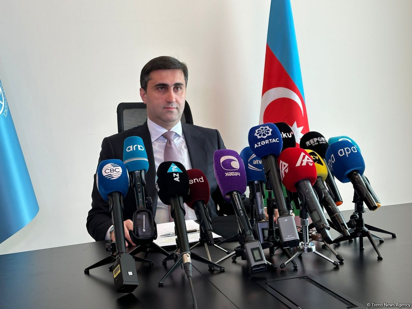 Bakı Təşəbbüs Qrupu Fransanın son müstəmləkələri olan dəniz aşırı ölkələrə dəstək nümayiş etdirir