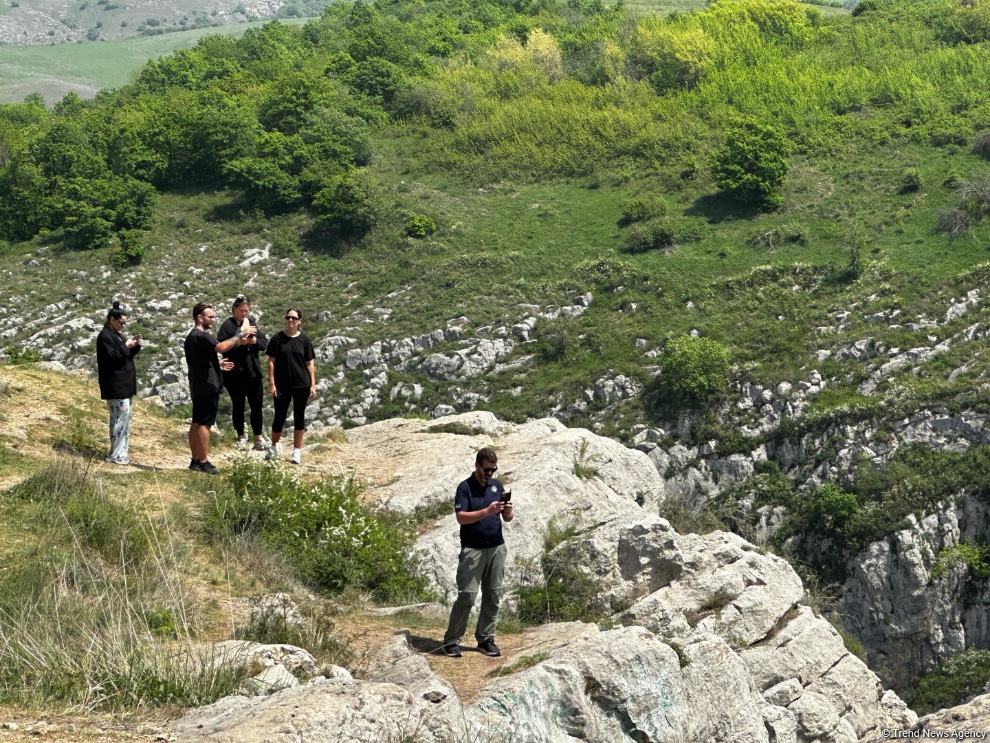 Beynəlxalq səyyahlar Cıdır düzündə (FOTO)