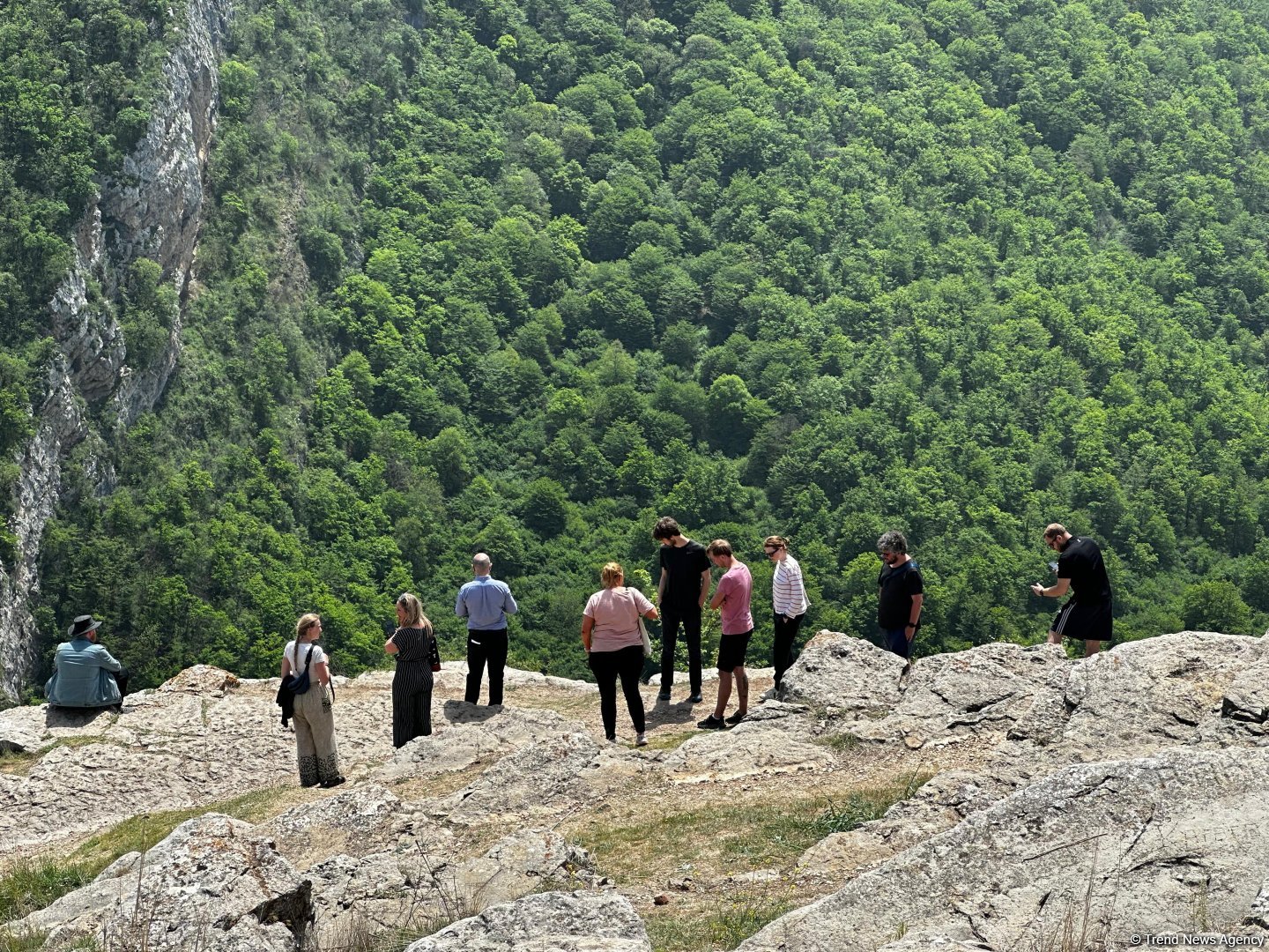 Beynəlxalq səyyahlar Cıdır düzündə (FOTO)