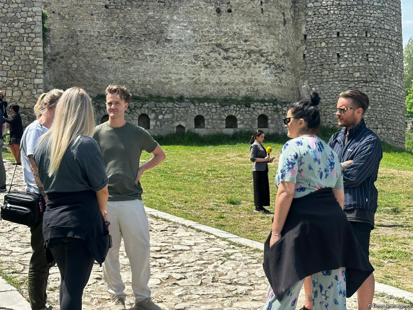 Beynəlxalq səyyahlar Cıdır düzündə (FOTO)