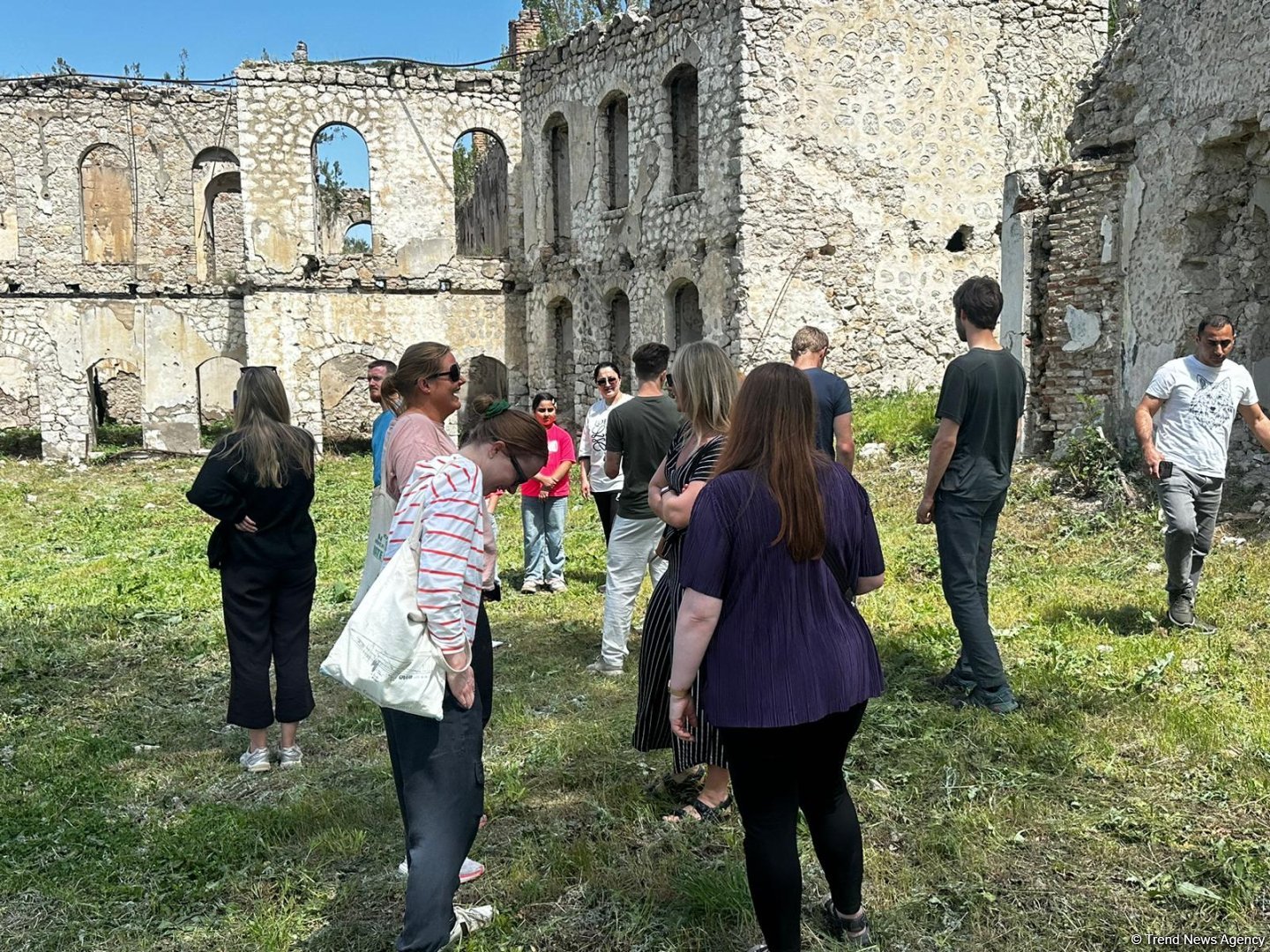 Beynəlxalq səyyahlar Cıdır düzündə (FOTO)