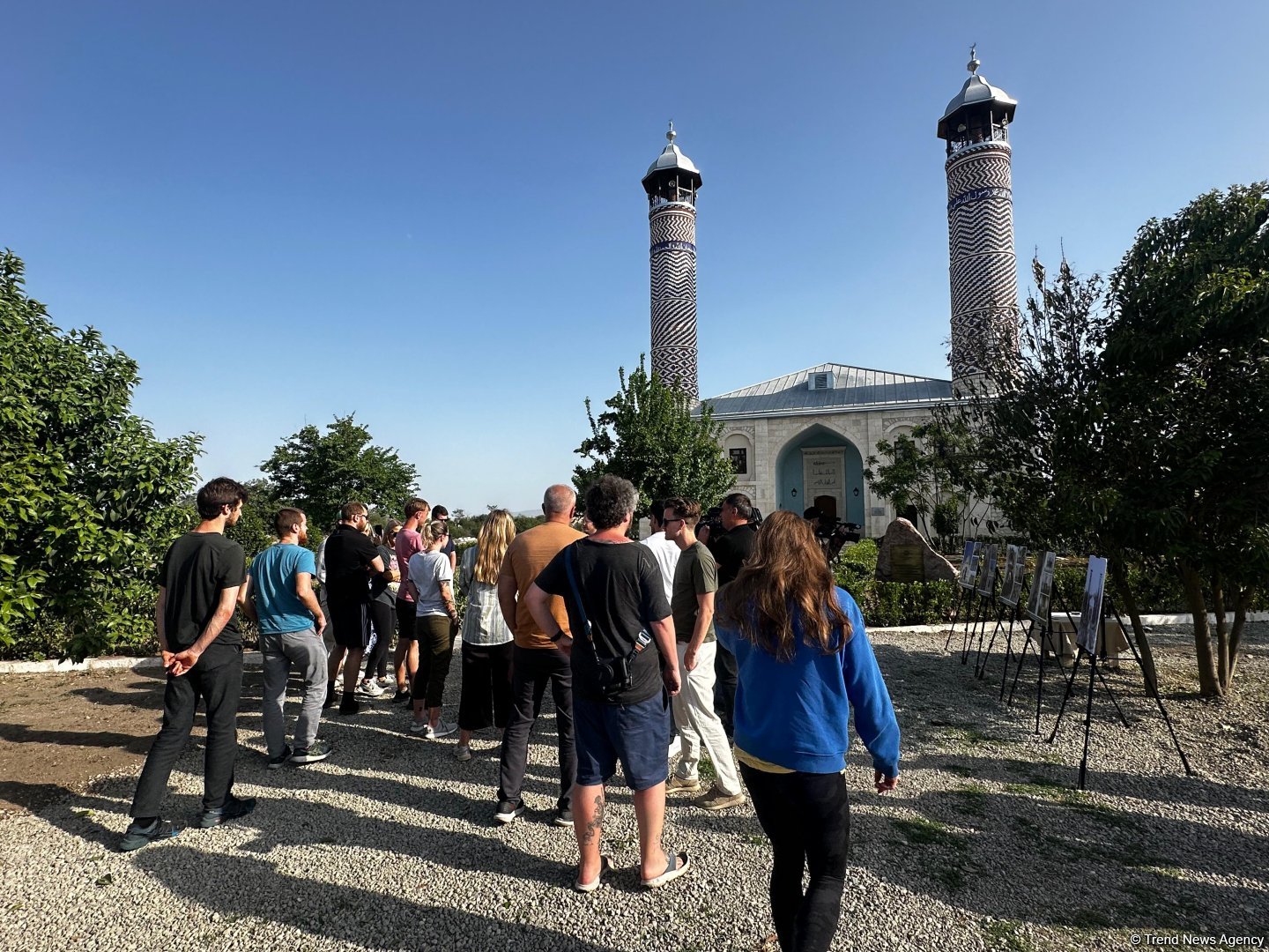 Norveç səyahətçiləri Qarabağ və Şərqi Zəngəzura səfəri çərçivəsində Ağdama gəlib (FOTO)