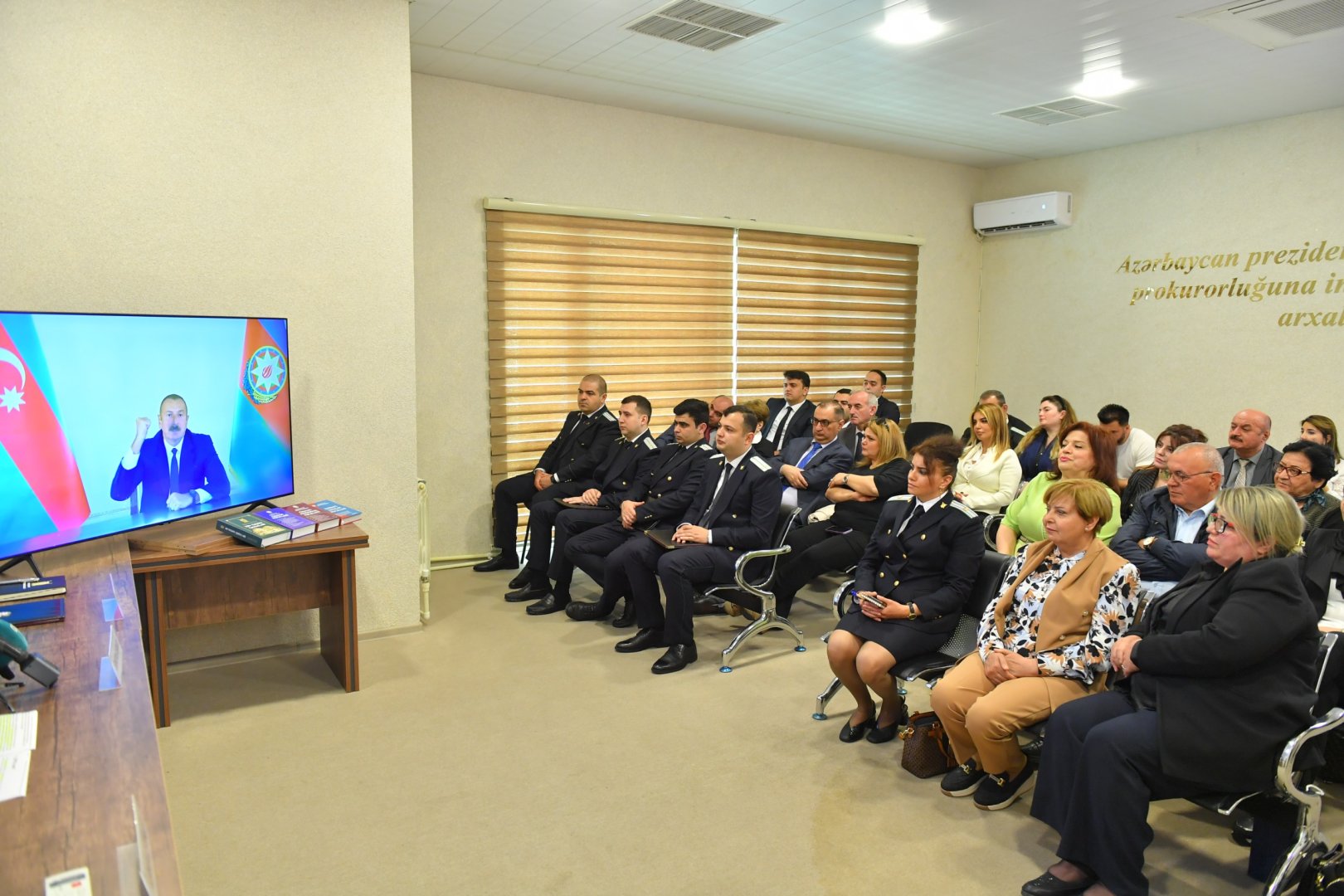 Xətai rayon prokurorluğunda “Yaşıl dünya üçün hüquqi yeniliklər” adlı tədbir keçirilib (FOTO)