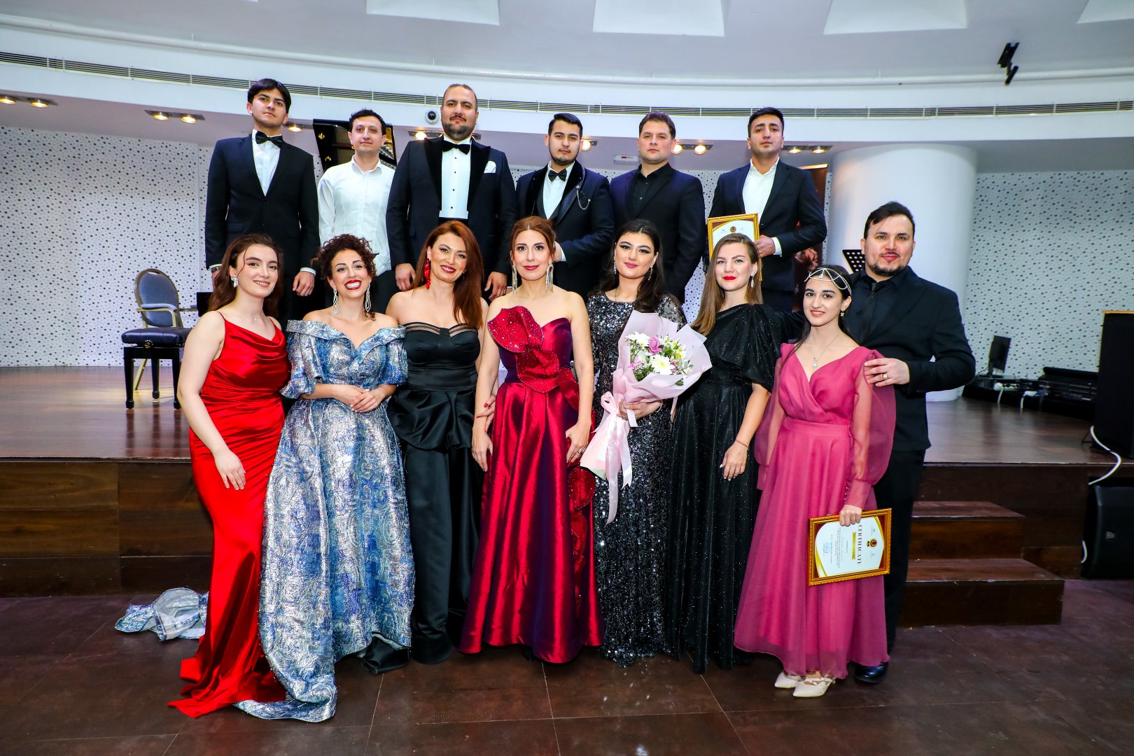Bakıda opera sənətinin xarici ulduzları ilə klassik musiqi gecəsi keçirilib (FOTO)
