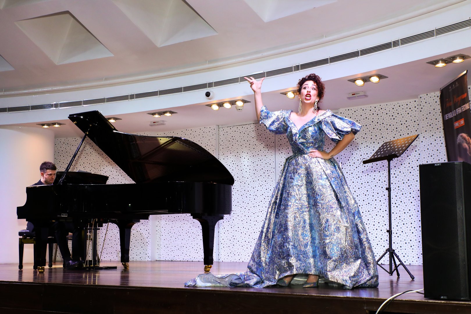 Bakıda opera sənətinin xarici ulduzları ilə klassik musiqi gecəsi keçirilib (FOTO)