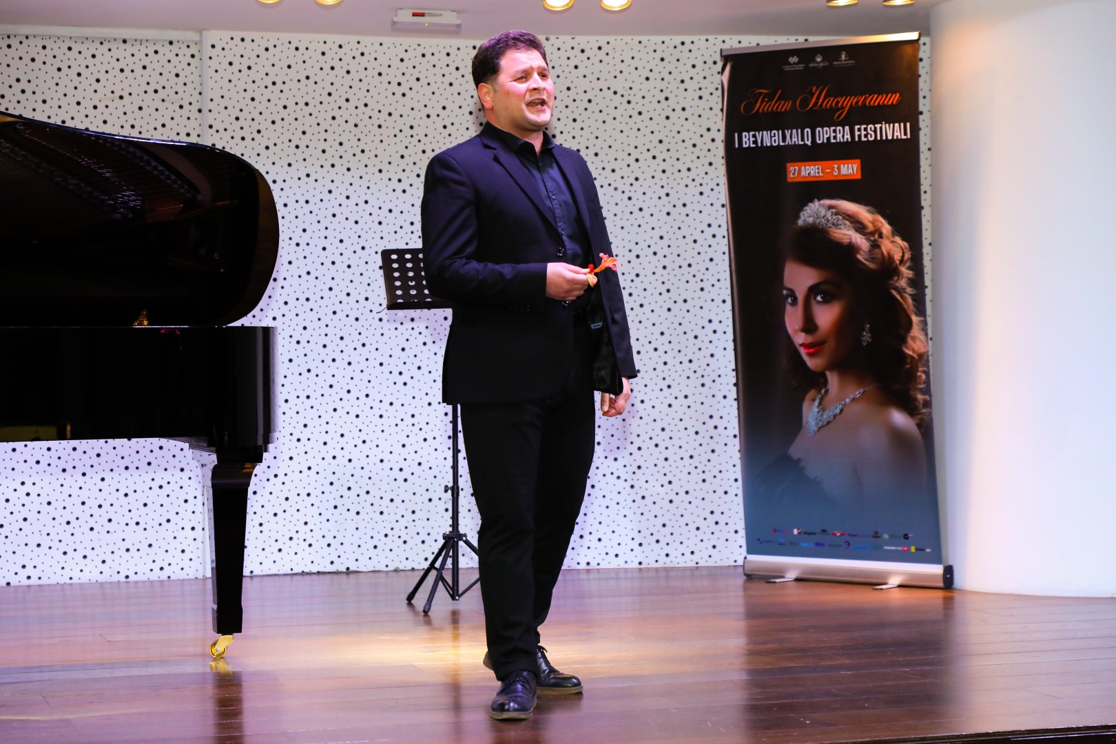 Bakıda opera sənətinin xarici ulduzları ilə klassik musiqi gecəsi keçirilib (FOTO)