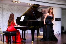 Bakıda opera sənətinin xarici ulduzları ilə klassik musiqi gecəsi keçirilib (FOTO)