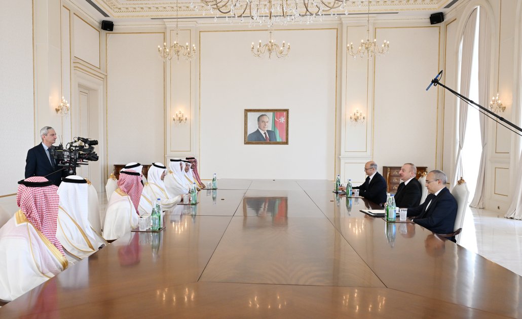 Prezident İlham Əliyev Səudiyyə Ərəbistanının energetika nazirini qəbul edib (FOTO)
