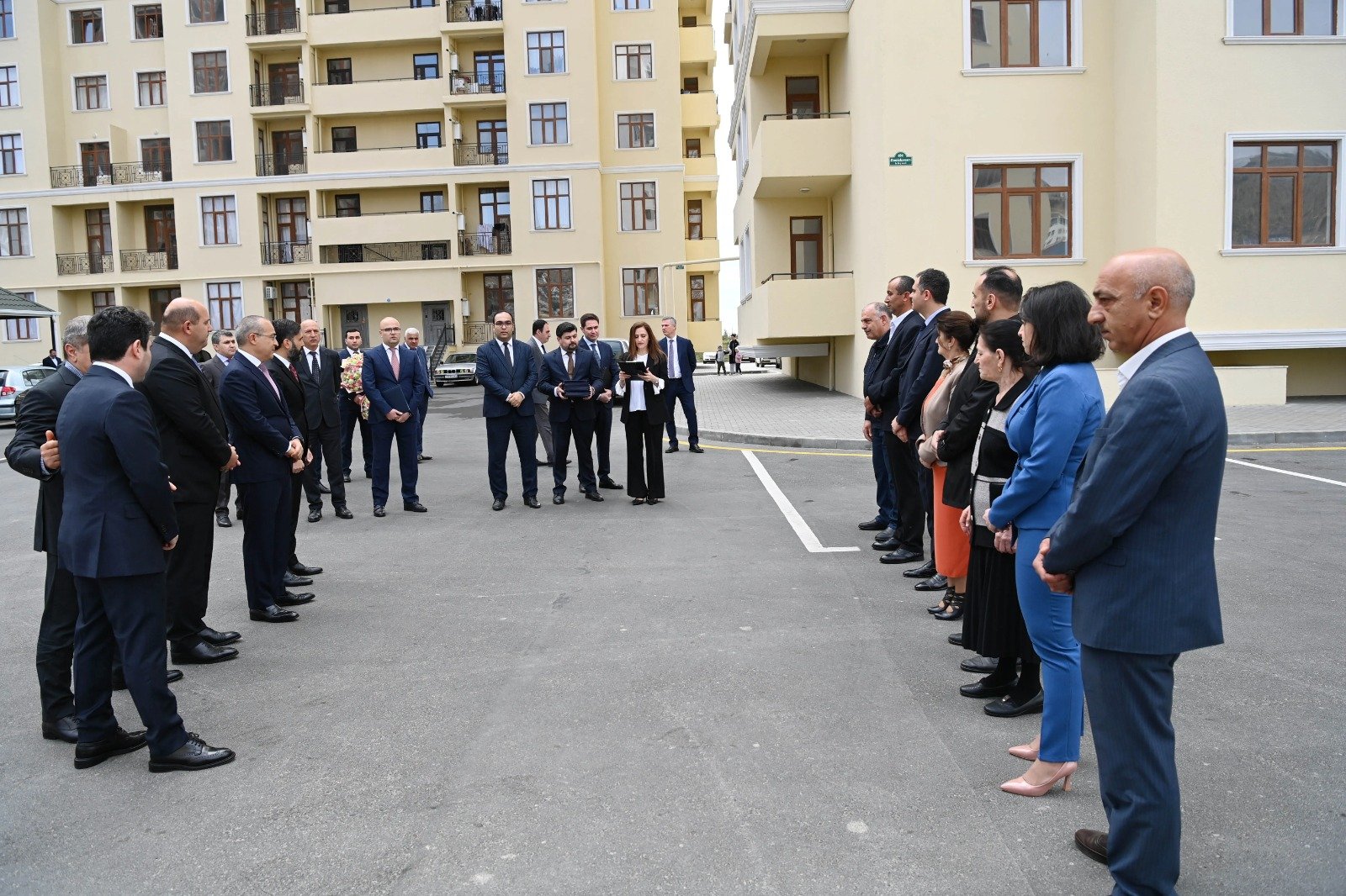 Bakıda neftçilərə evlər verildi (FOTO)