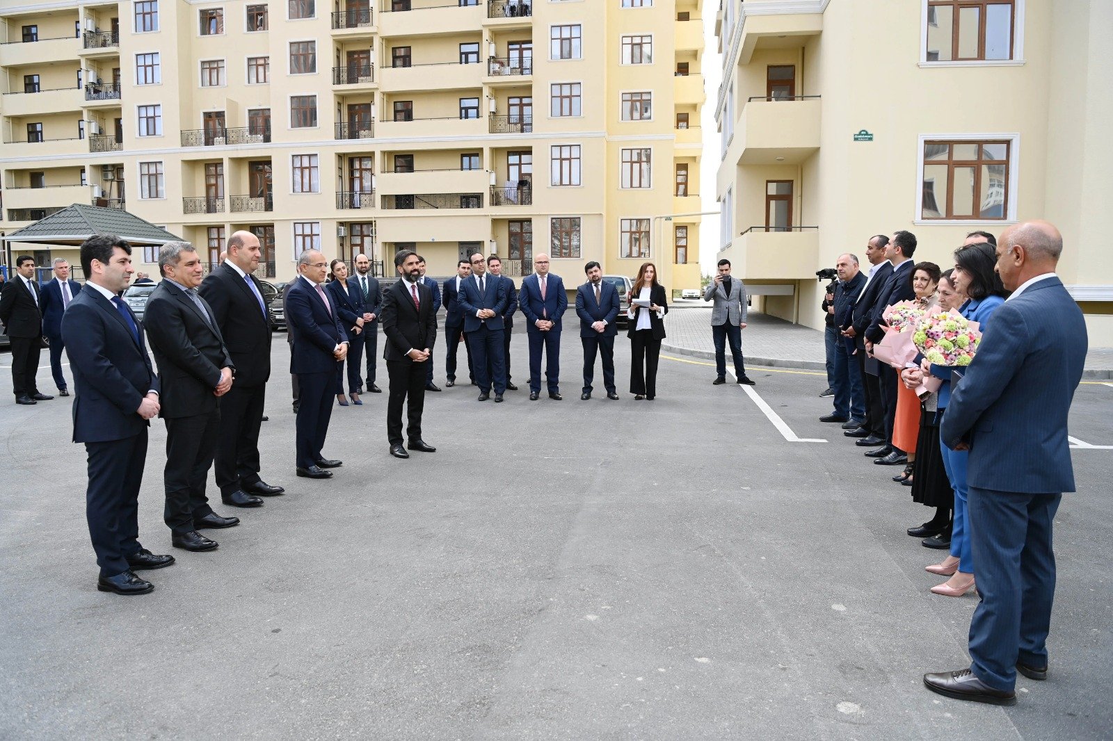 Bakıda neftçilərə evlər verildi (FOTO)