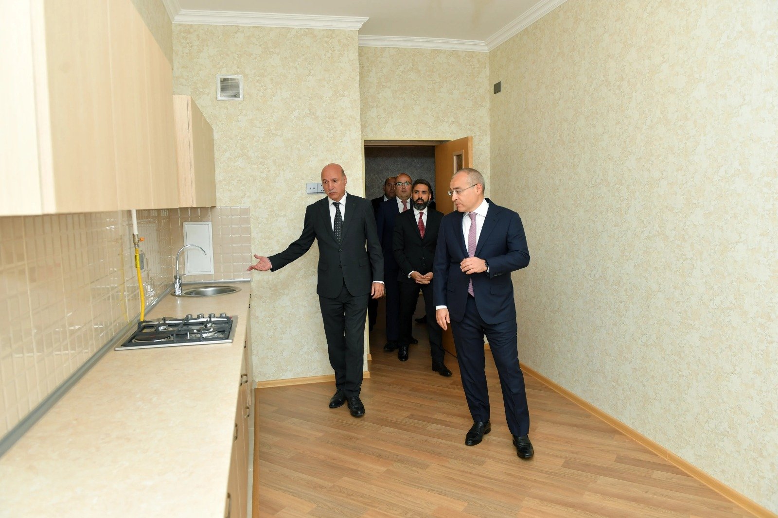 Bakıda neftçilərə evlər verildi (FOTO)