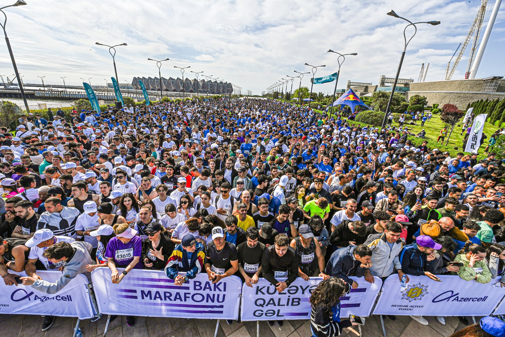 Heydər Əliyev Fondunun təşəbbüsü ilə keçirilən “Bakı marafonu 2024” başa çatdı (FOTO)