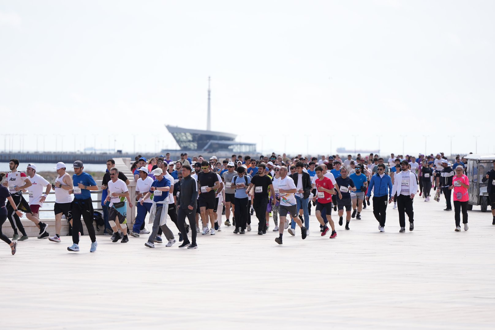 Heydər Əliyev Fondunun təşəbbüsü ilə keçirilən “Bakı marafonu 2024” başa çatdı (FOTO)
