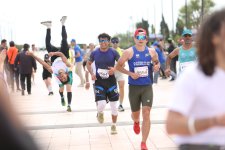 Heydər Əliyev Fondunun təşəbbüsü ilə keçirilən “Bakı marafonu 2024” başa çatdı (FOTO)