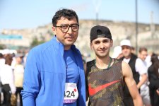 Heydər Əliyev Fondunun təşəbbüsü ilə keçirilən “Bakı marafonu 2024” başa çatdı (FOTO)