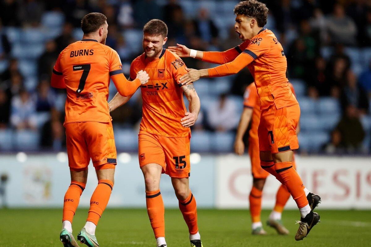 "İpsviç" futbol klubu 22 ildən sonra İngiltərə Premyer Liqasına qayıdıb
