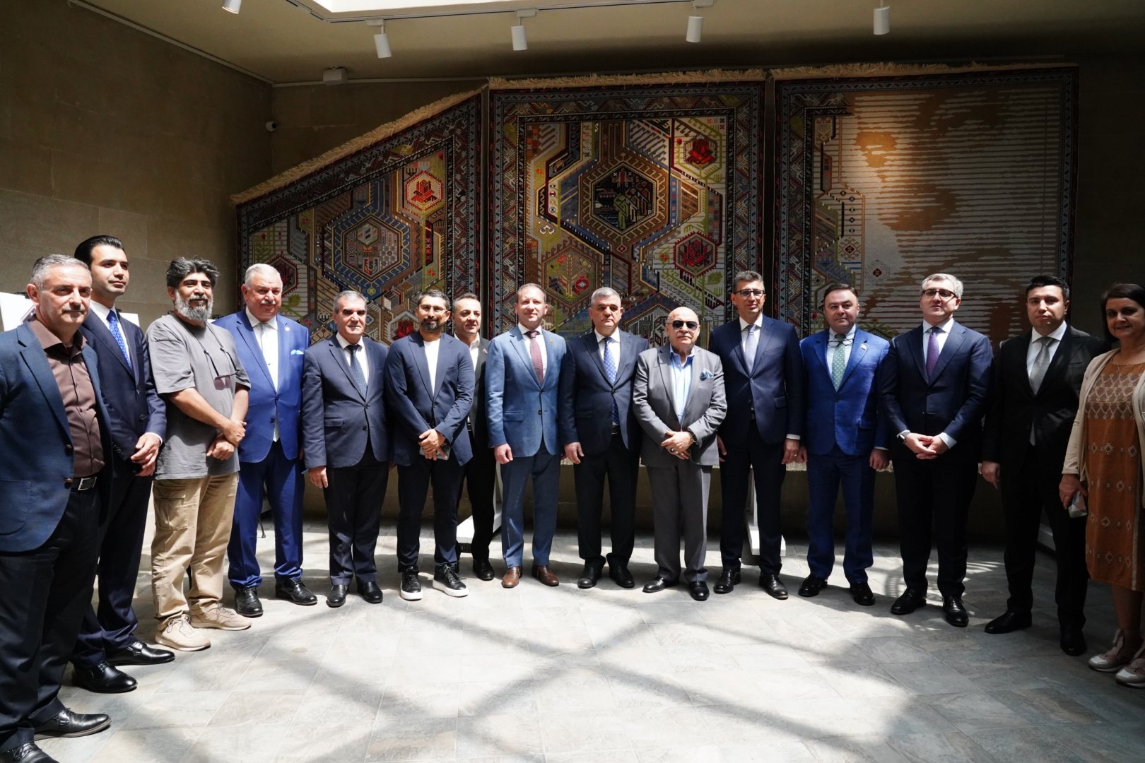 İçərişəhərdə Milli Xalça Festivalının açılışı baş tutub (FOTO)