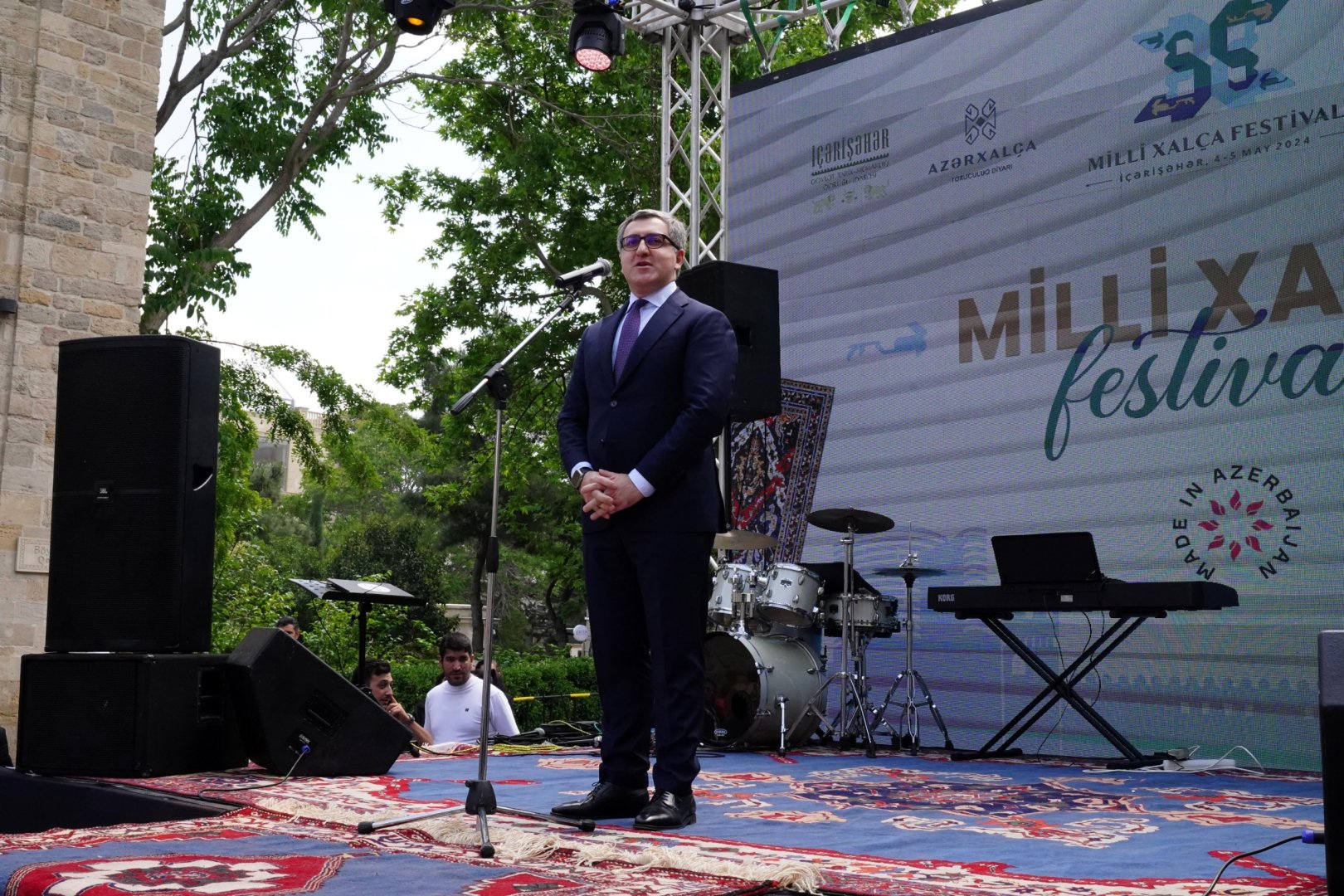İçərişəhərdə Milli Xalça Festivalının açılışı baş tutub (FOTO)