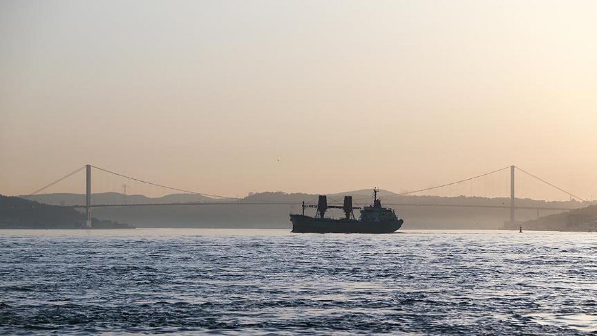 İstanbul boğazı gəmilərin hərəkəti üçün bağlanıb