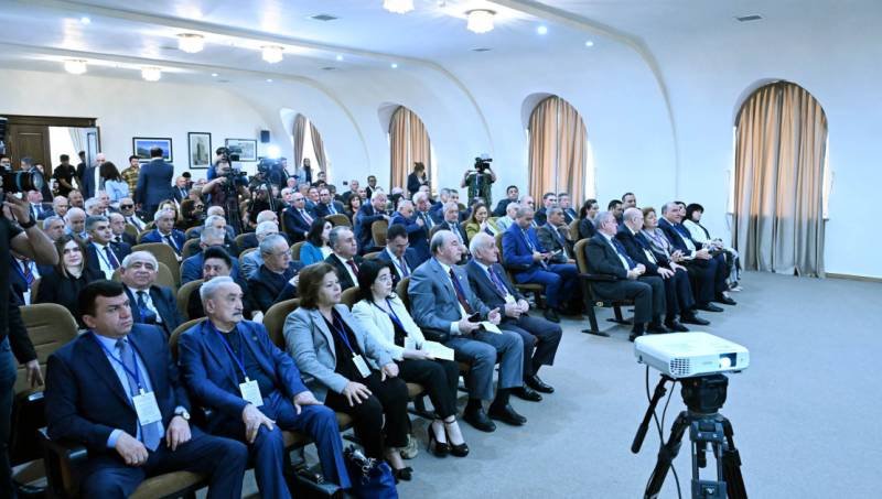 “Qərbi Azərbaycana qayıdışın beynəlxalq-hüquqi əsasları” mövzusunda konfrans keçirilib (FOTO)