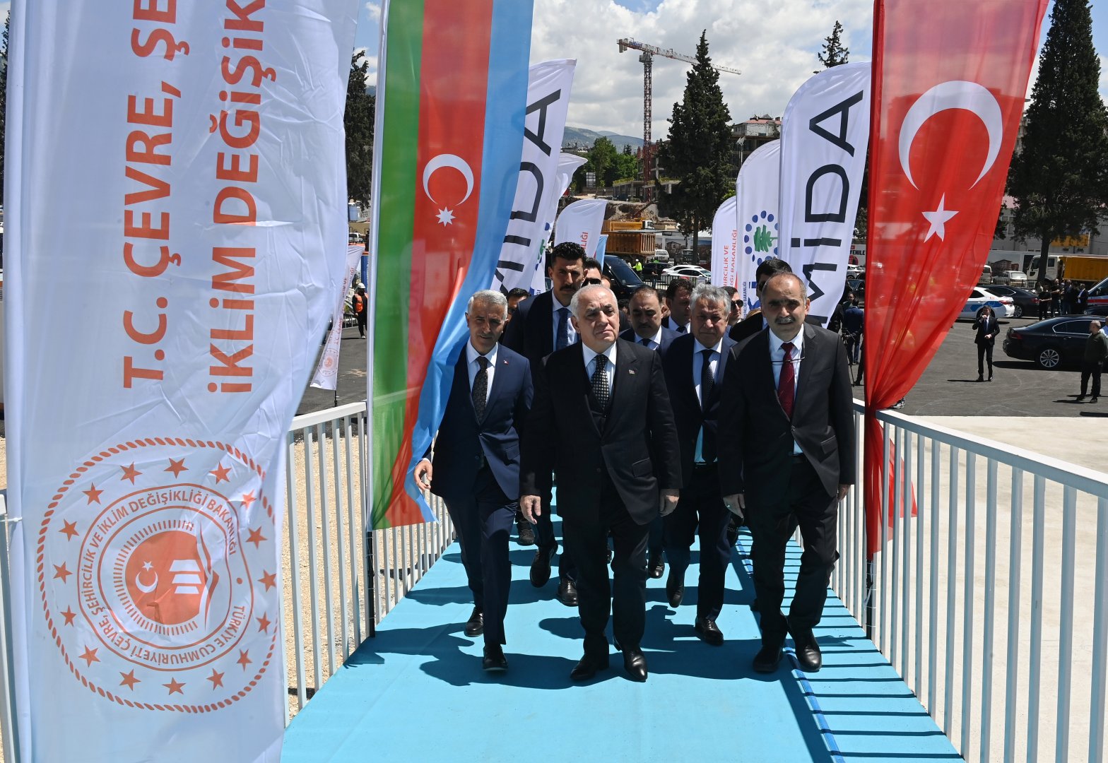 Əli Əsədov Kahramanmaraşda “Azərbaycan məhəlləsi”ndəki işlərinin gedişi ilə tanış oldu (FOTO)