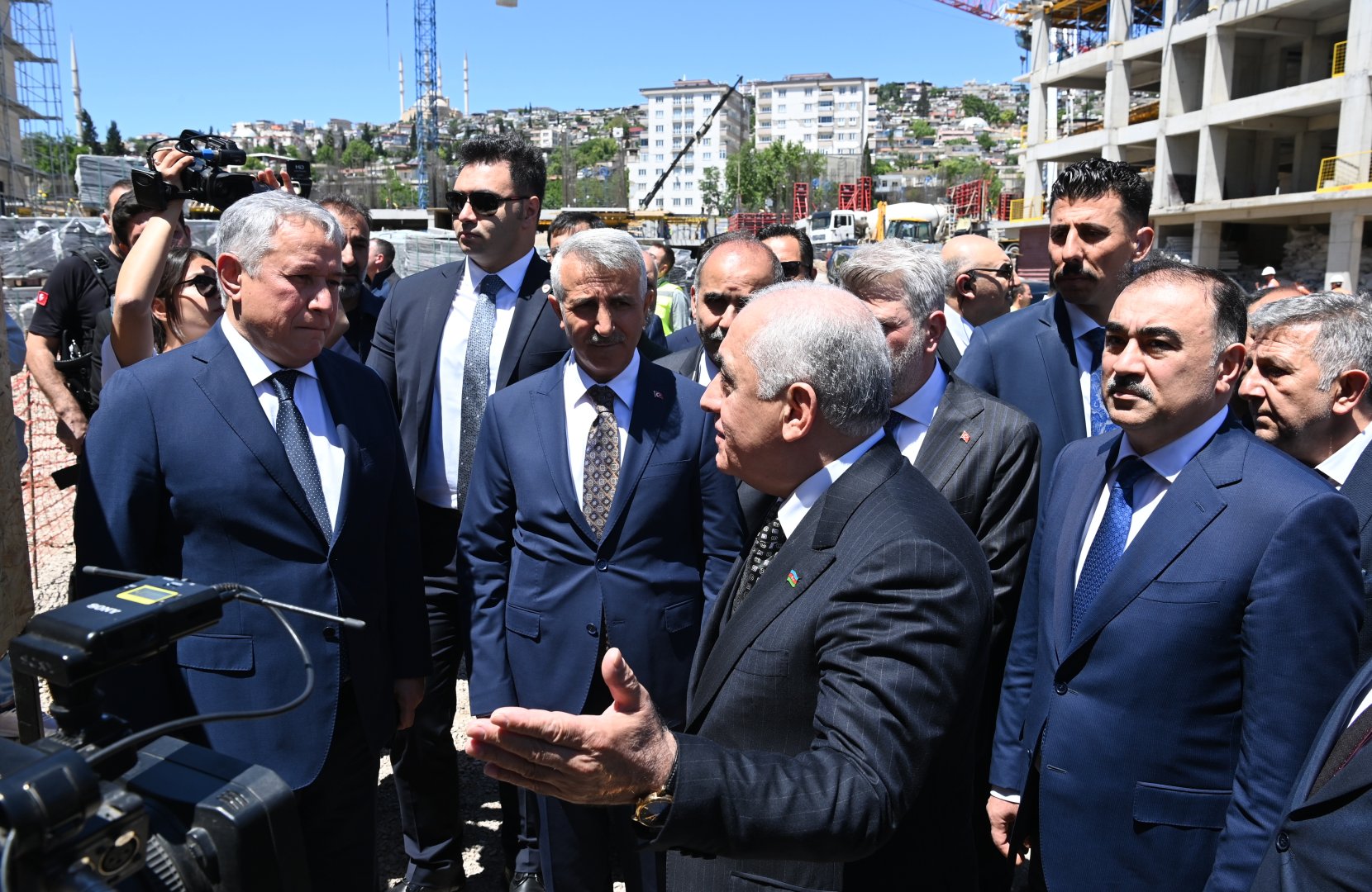 Əli Əsədov Kahramanmaraşda “Azərbaycan məhəlləsi”ndəki işlərinin gedişi ilə tanış oldu (FOTO)
