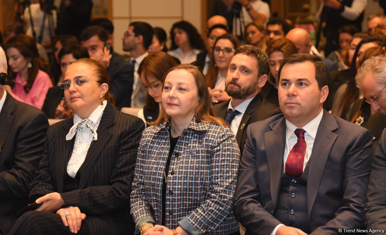 Bakıda 4-cü DİM Dialoqu keçirilib (FOTO) (ƏLAVƏ OLUNUB)
