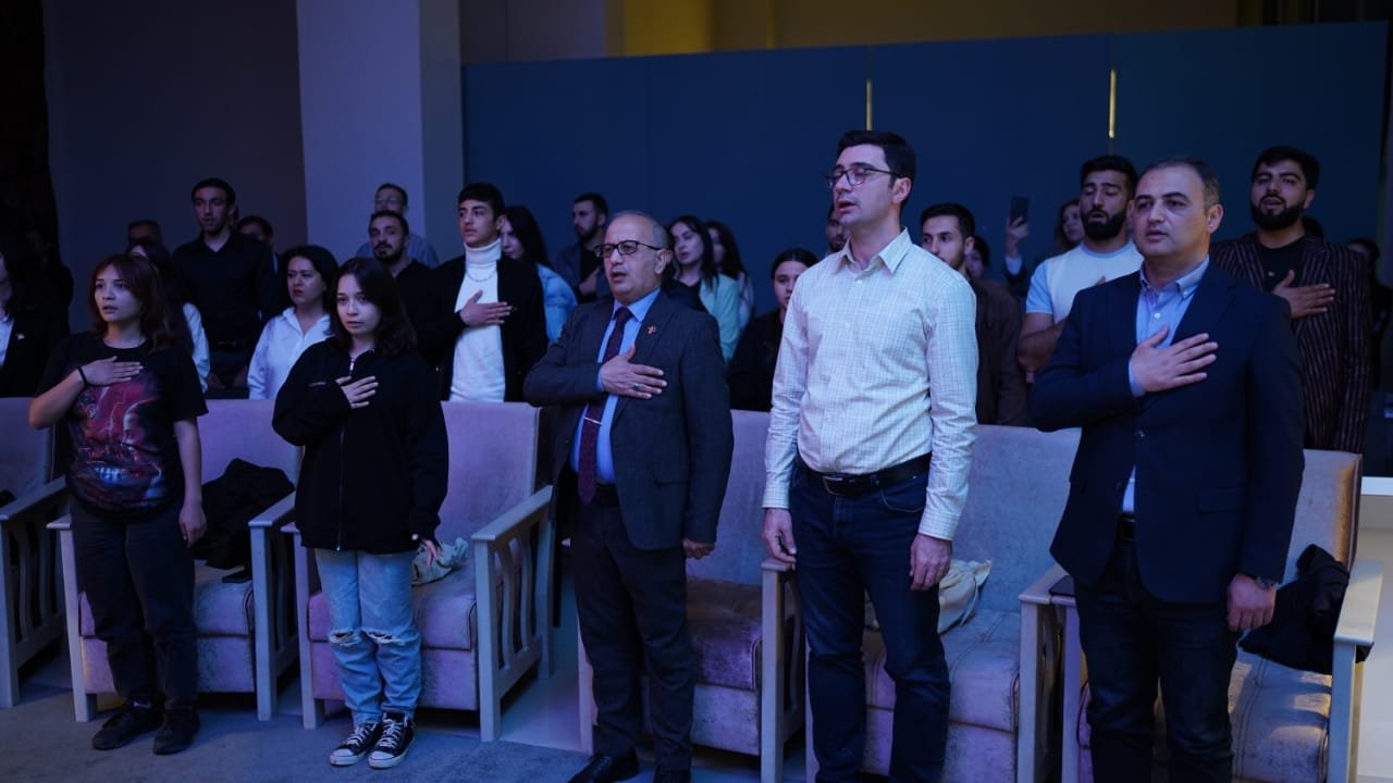 Gəncə Dövlət Filarmoniyasında "Urbanda görüşərik" layihəsi çərçivəsində Əhməd Cavad yad edilib (FOTO)