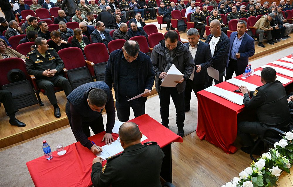 Bir qrup hərbi qulluqçuya mənzillər təqdim edilib (FOTO)