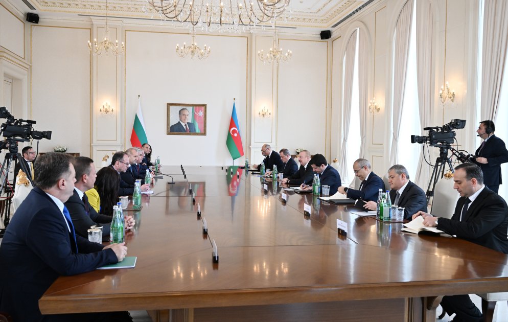 Prezident İlham Əliyevin və Bolqarıstan Prezidenti Rumen Radevin geniş tərkibdə görüşü keçirilib (FOTO) (YENİLƏNİB)