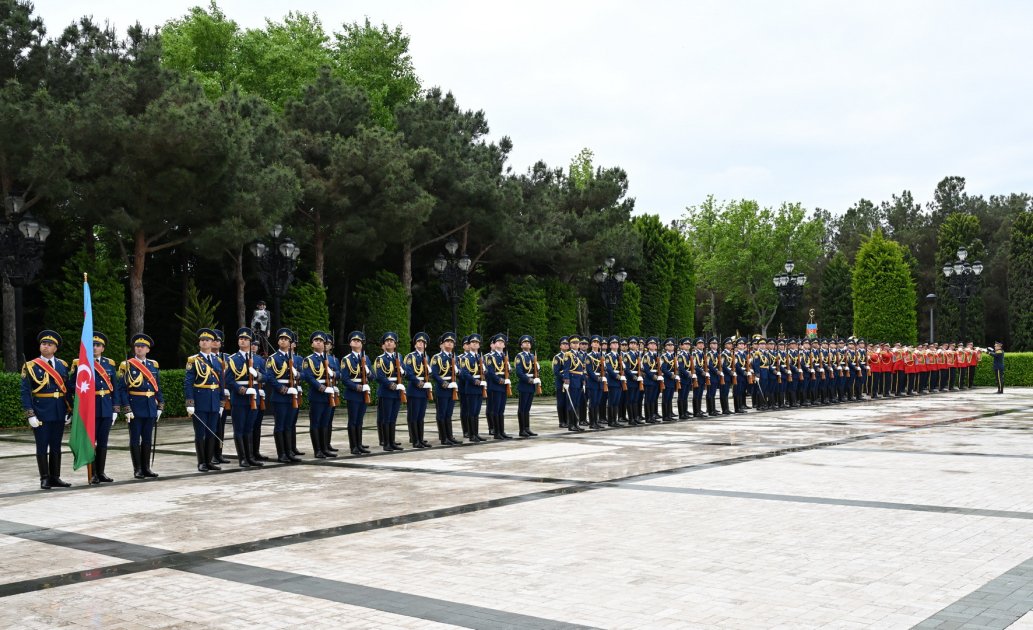 Bolqarıstan Prezidenti Rumen Radevin Bakıda rəsmi qarşılanma mərasimi olub (FOTO/VİDEO)