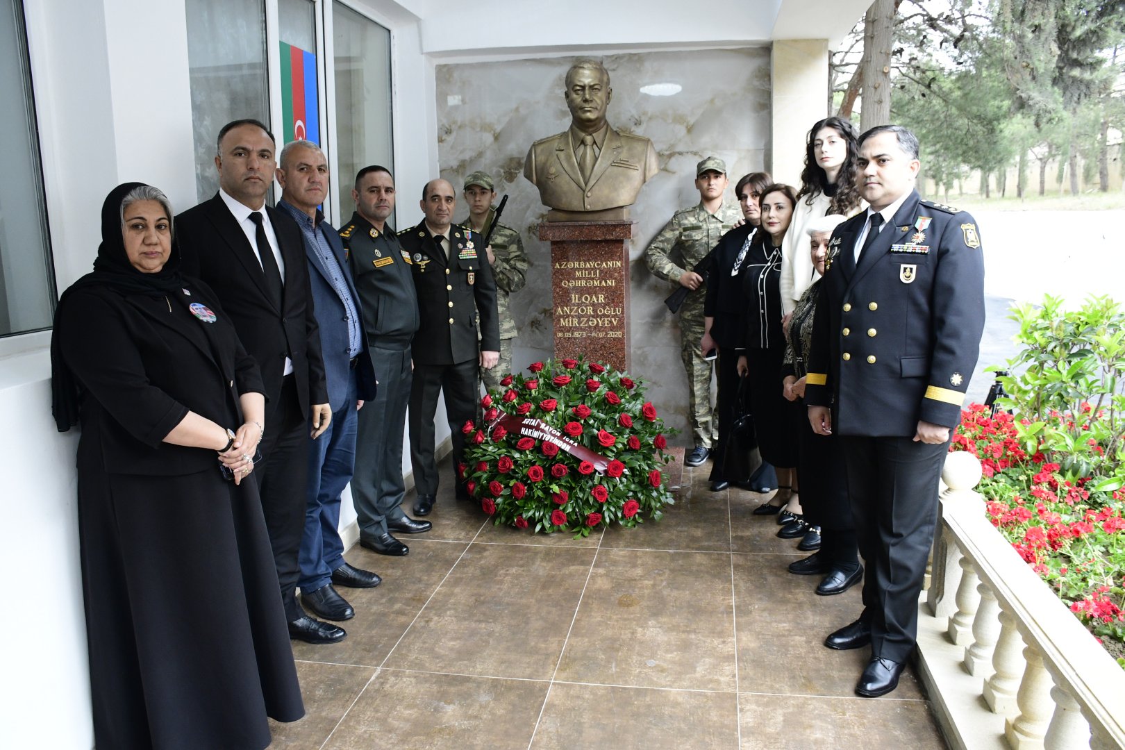 Xətai rayonunda Milli Qəhrəman İlqar Mirzəyevin büstünün açılışı olub (FOTO)